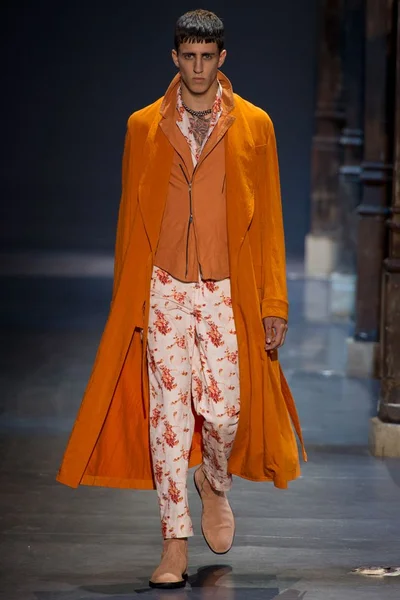 Look 12